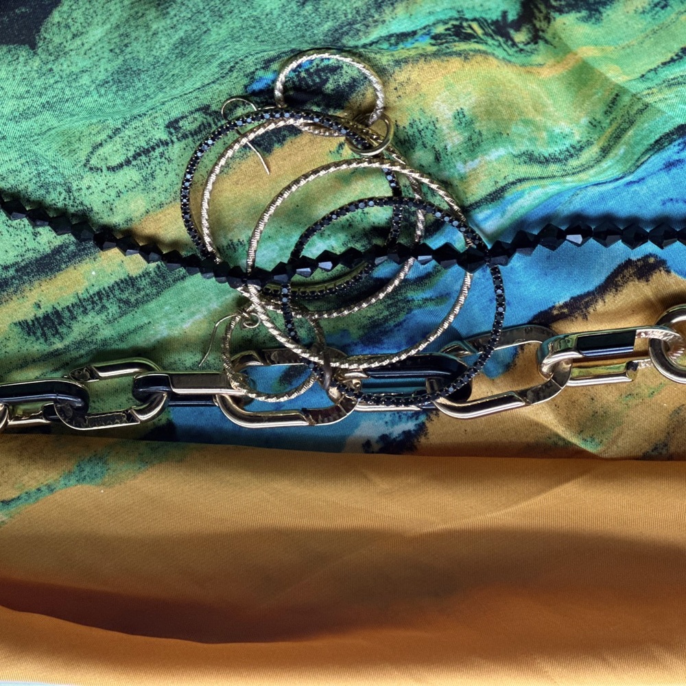 Dangle earrings and necklace